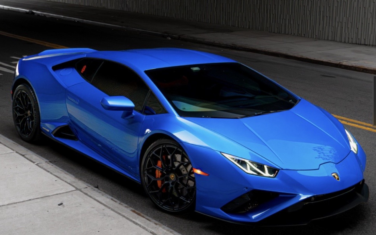 Lamborghini Huracán Evo · Blu Eleos · 850 HP rental in NYC