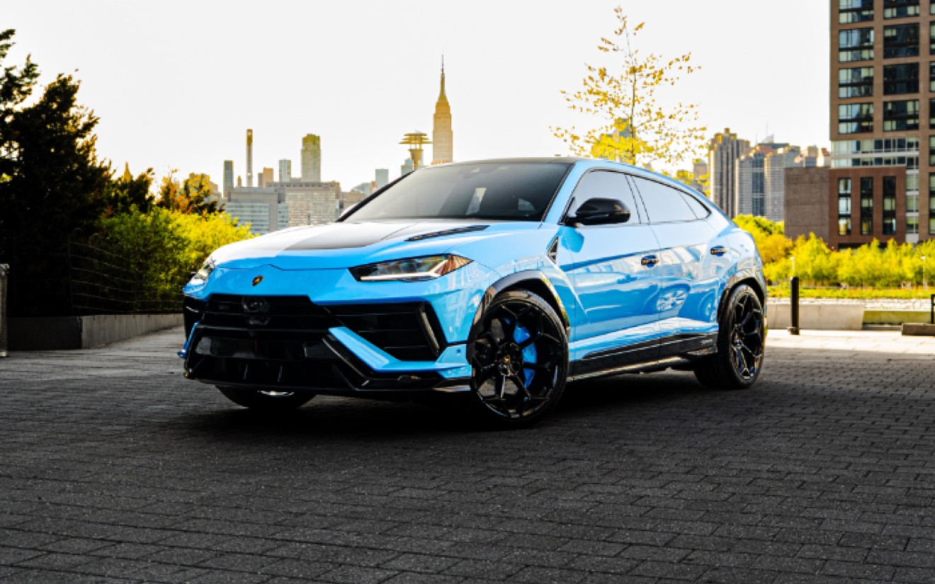 Lamborghini Urus Performante · Blu Cepheus rental in NYC