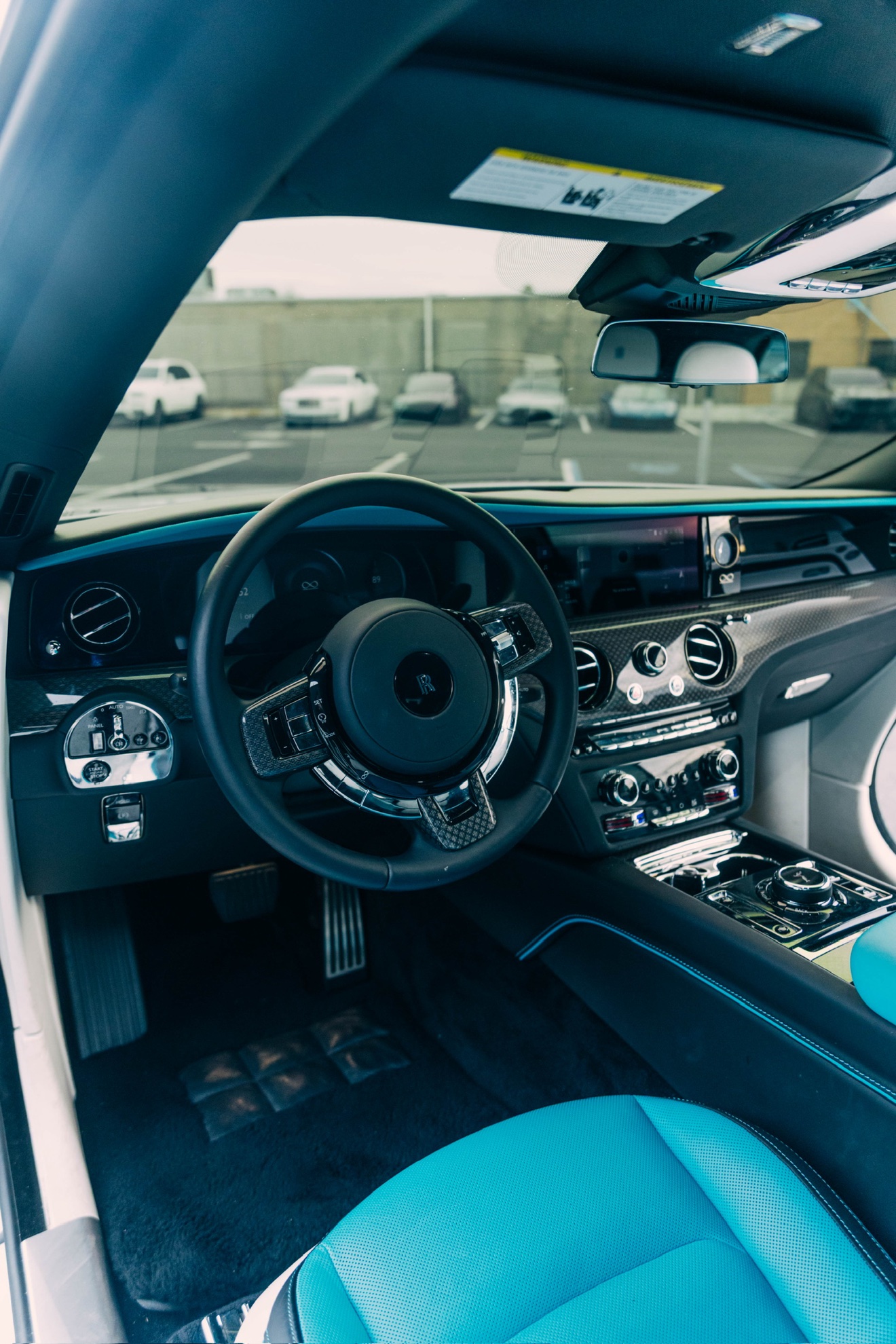 Driver cockpit and steering wheel of the Rolls-Royce Spectre